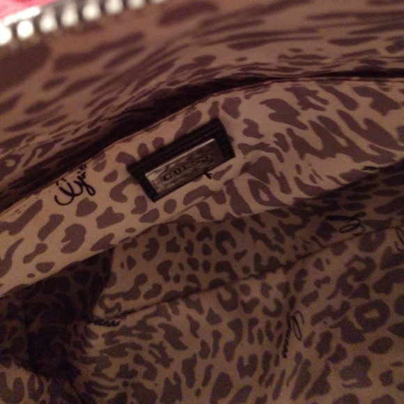 GUESS PATENT LEATHER HANDBAG - Picture 3 of 4